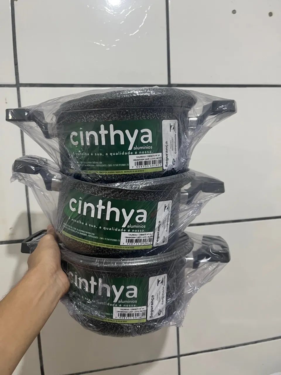 Panela com tampa preta 