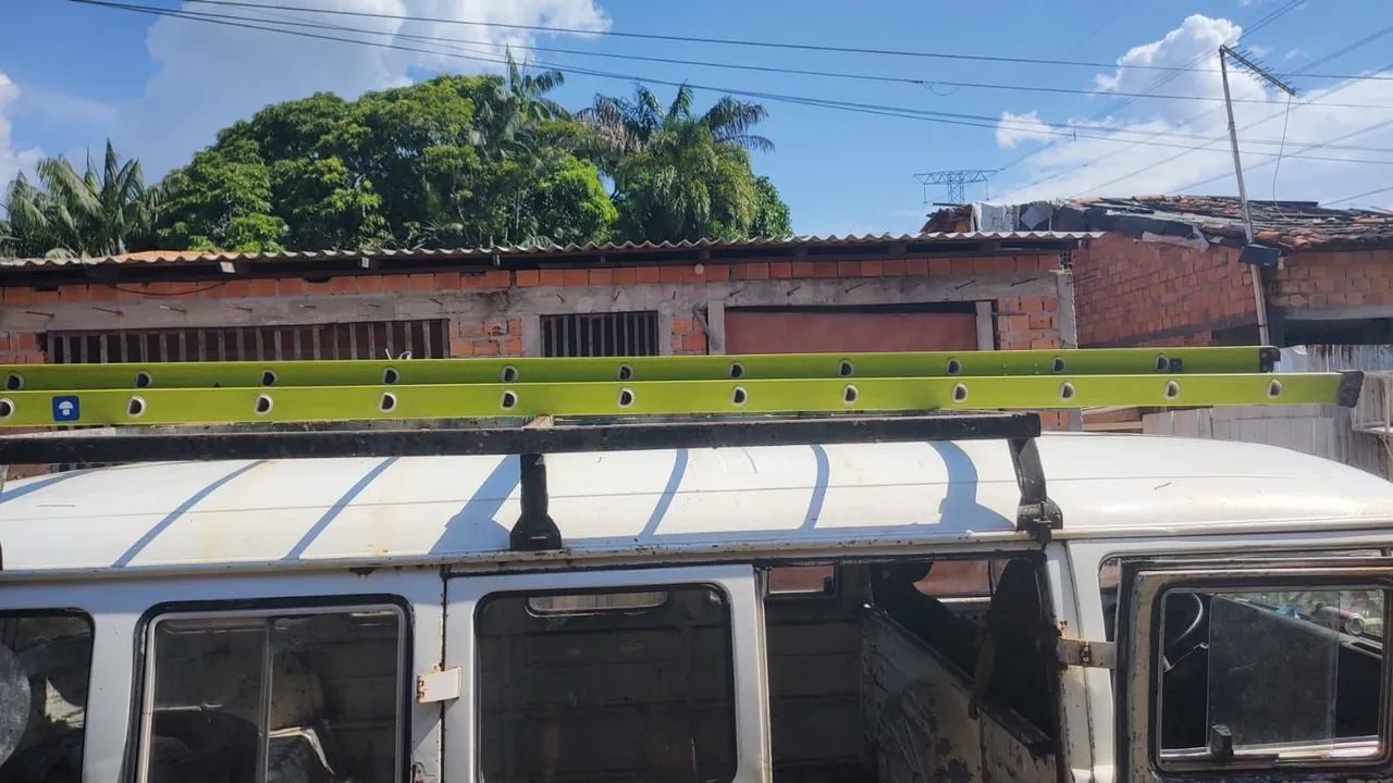 Locação de andaimes, escadas de dois lances, plataformas, roldanas, cintos. - Foto 4