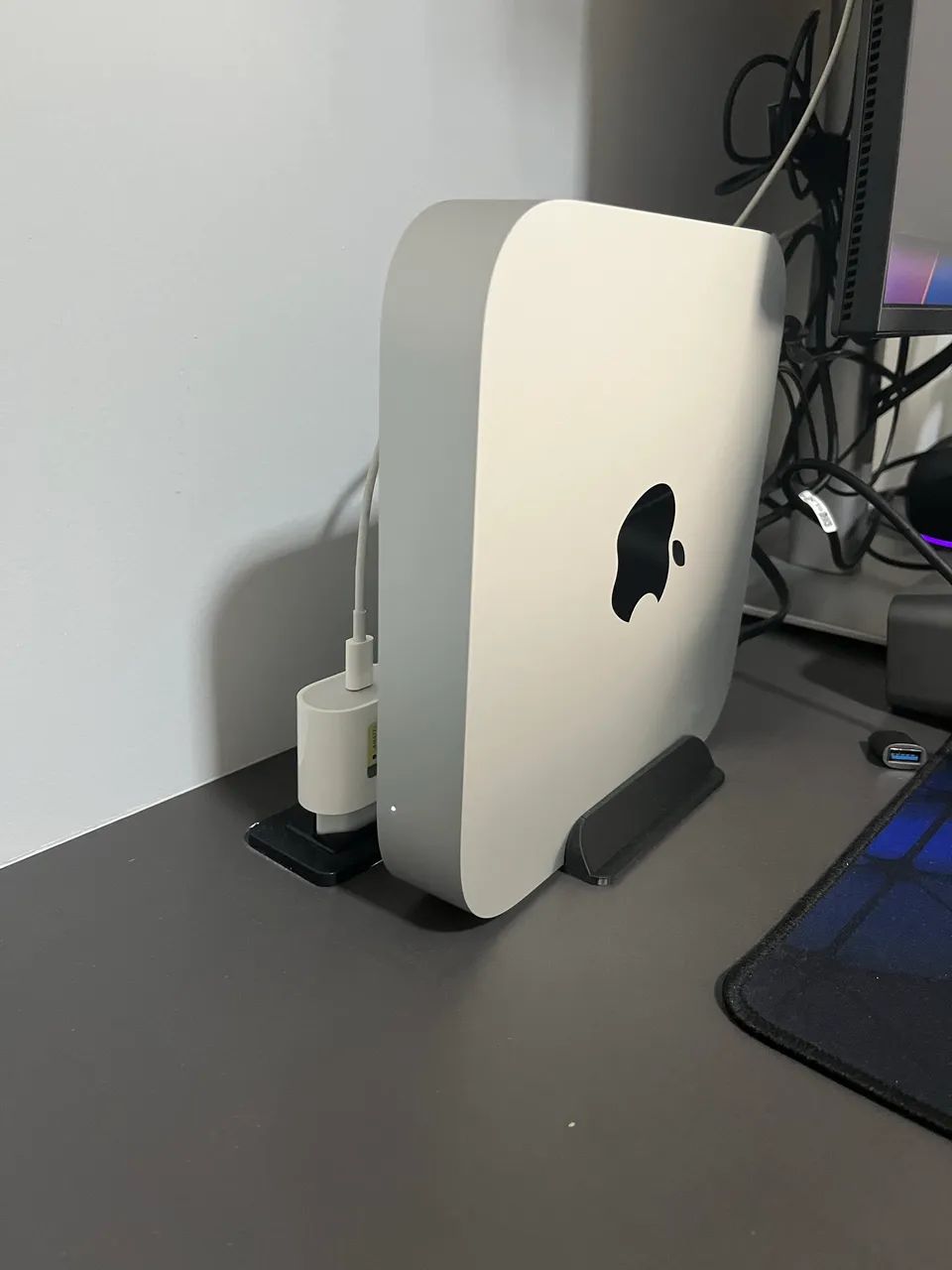 Mac Mini M2 8GB / 256GB (2023) - Computadores e Desktops