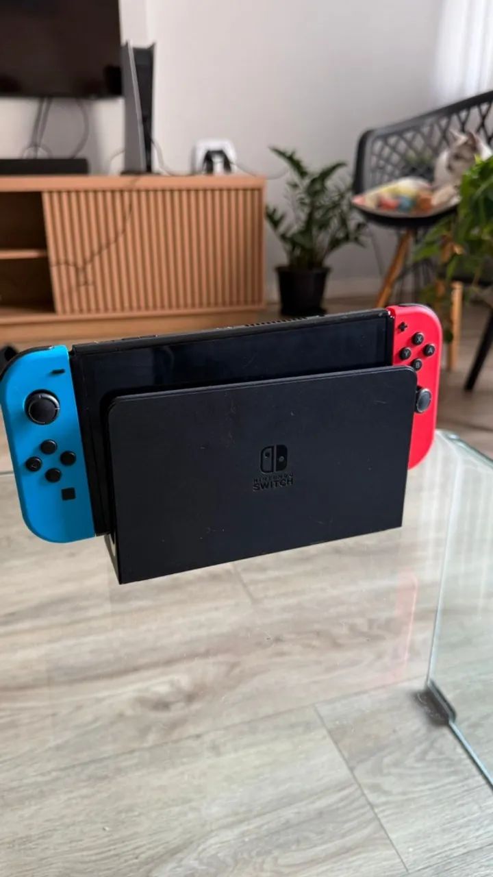 Nintendo Switch OLED 64GB + Pokémon Arceus - Foto 4