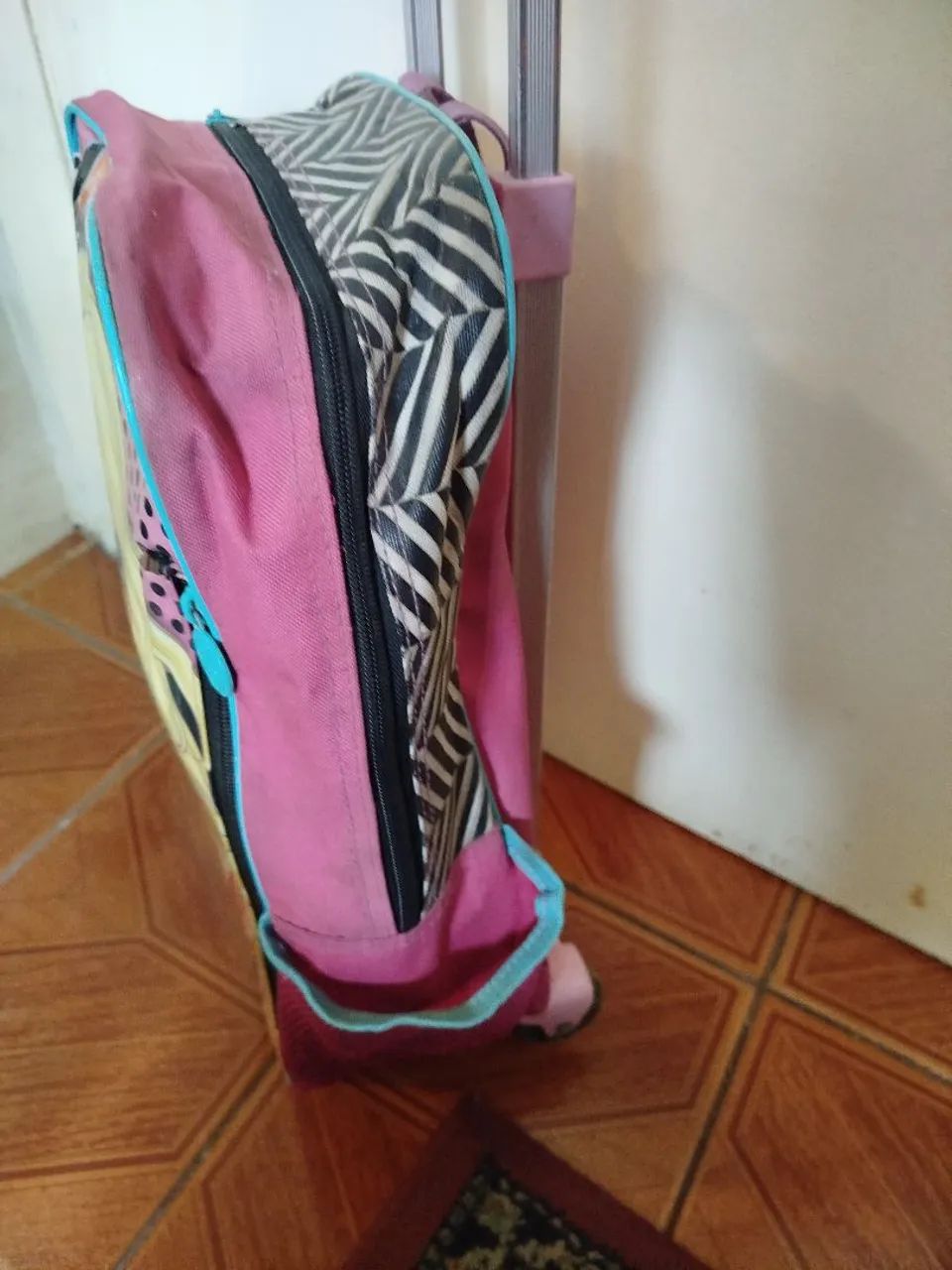 Mochila Infantil Barbie com Rodinhas - Foto 3