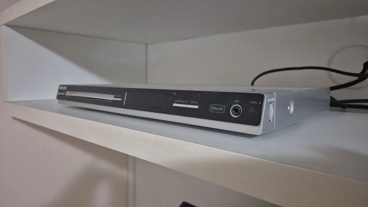 DVD Player com entrada USB e microfone DVD Philips DVP3142K