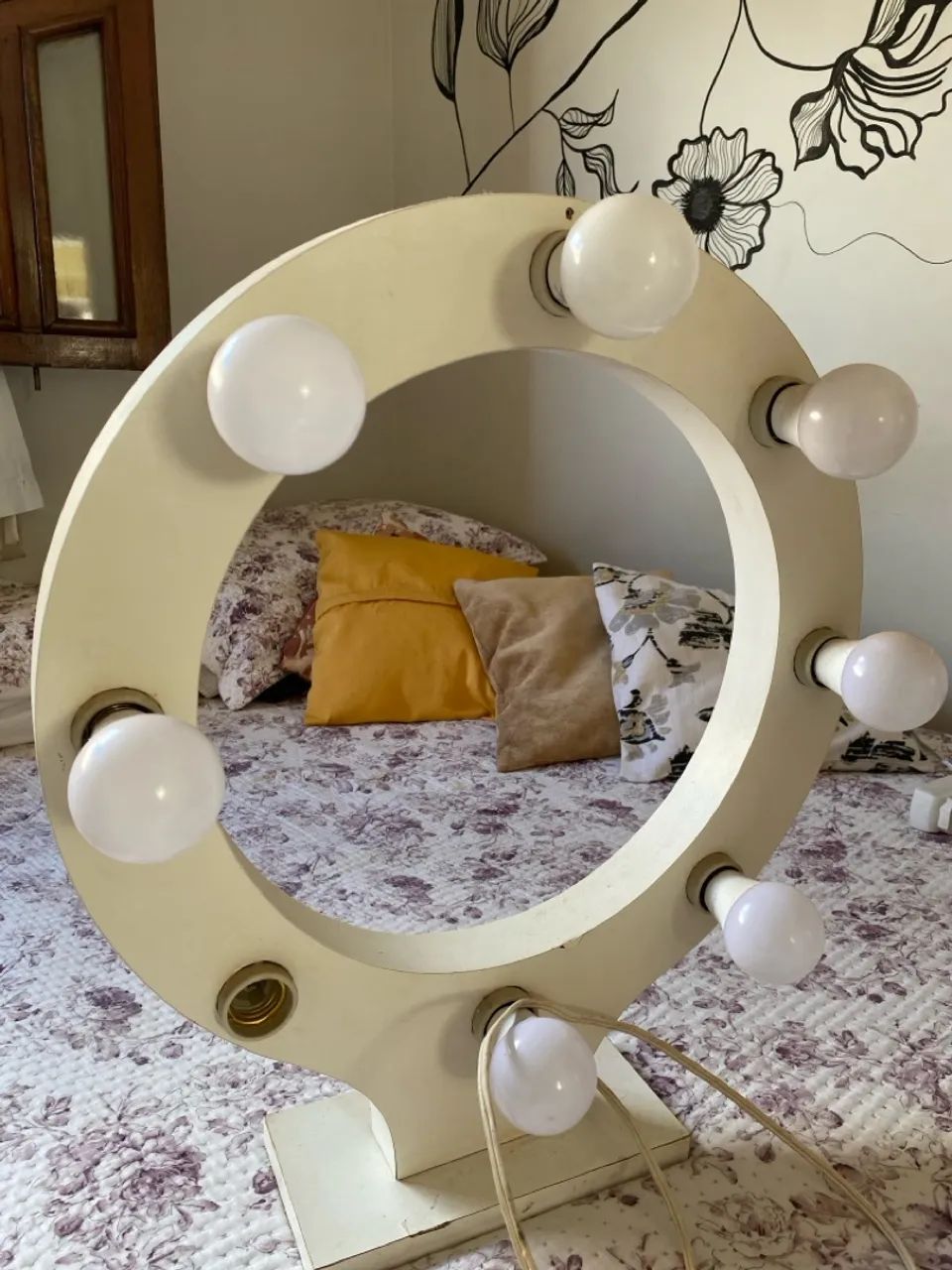 Ring light de mdf com lâmpadas 