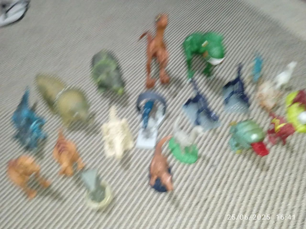 Coleção de Dinossauros em Miniatura - Foto 2