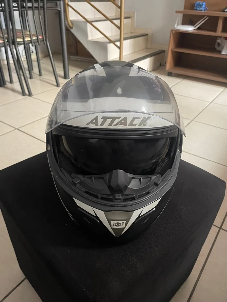 Capacete Attack Preto com Viseira