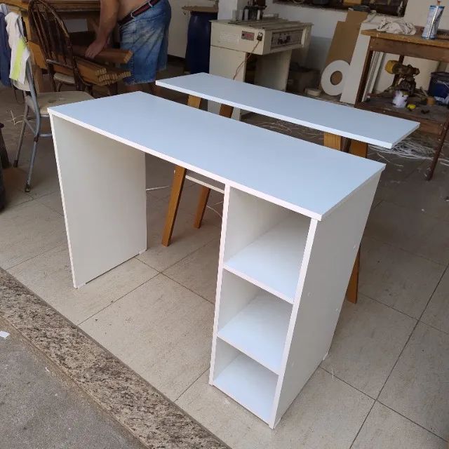Mesa Escrivaninha Branca com Prateleiras Nova Fabricamos  - Foto 3