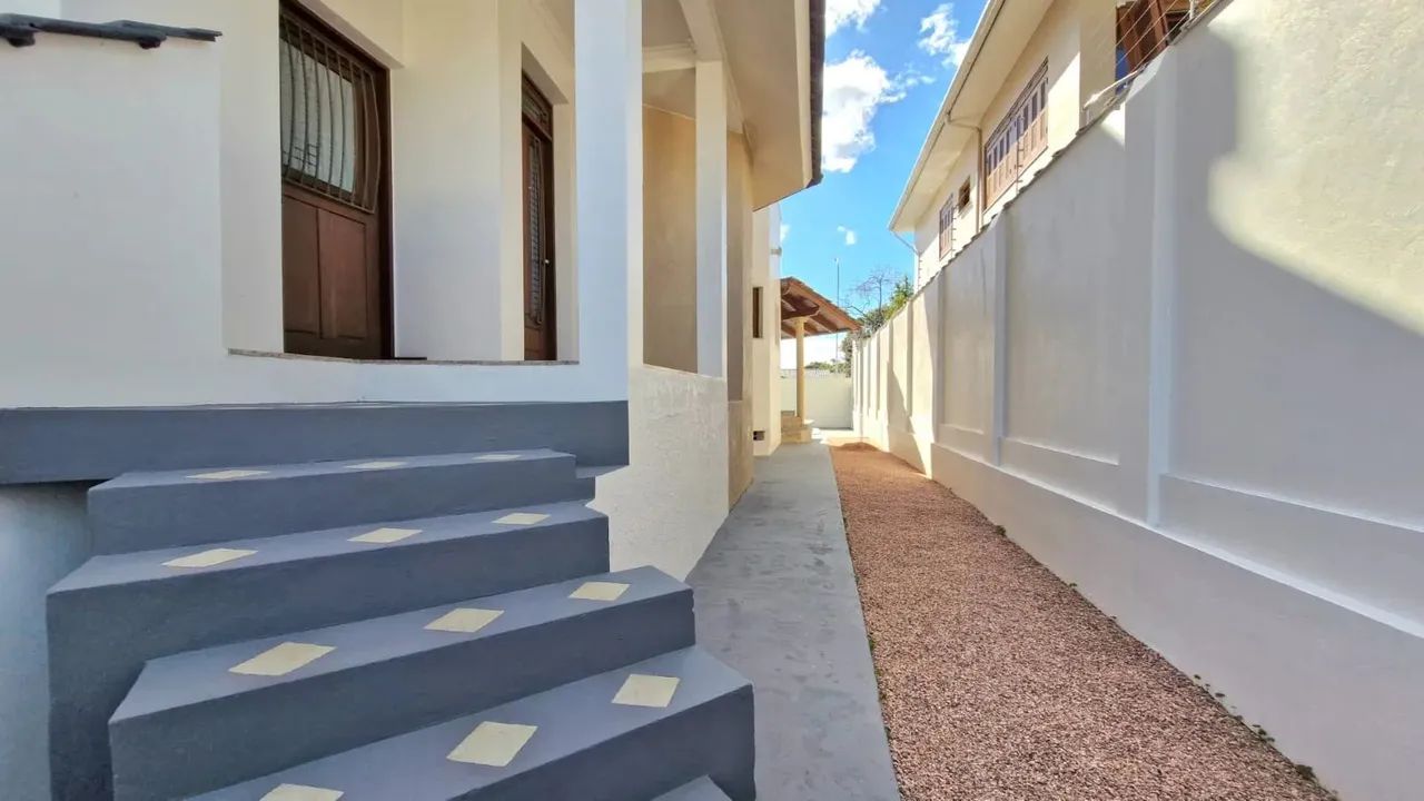 Sobrado para venda tem 345 metros quadrados com 4 quartos em Centro - Canoas - RS - Foto 2