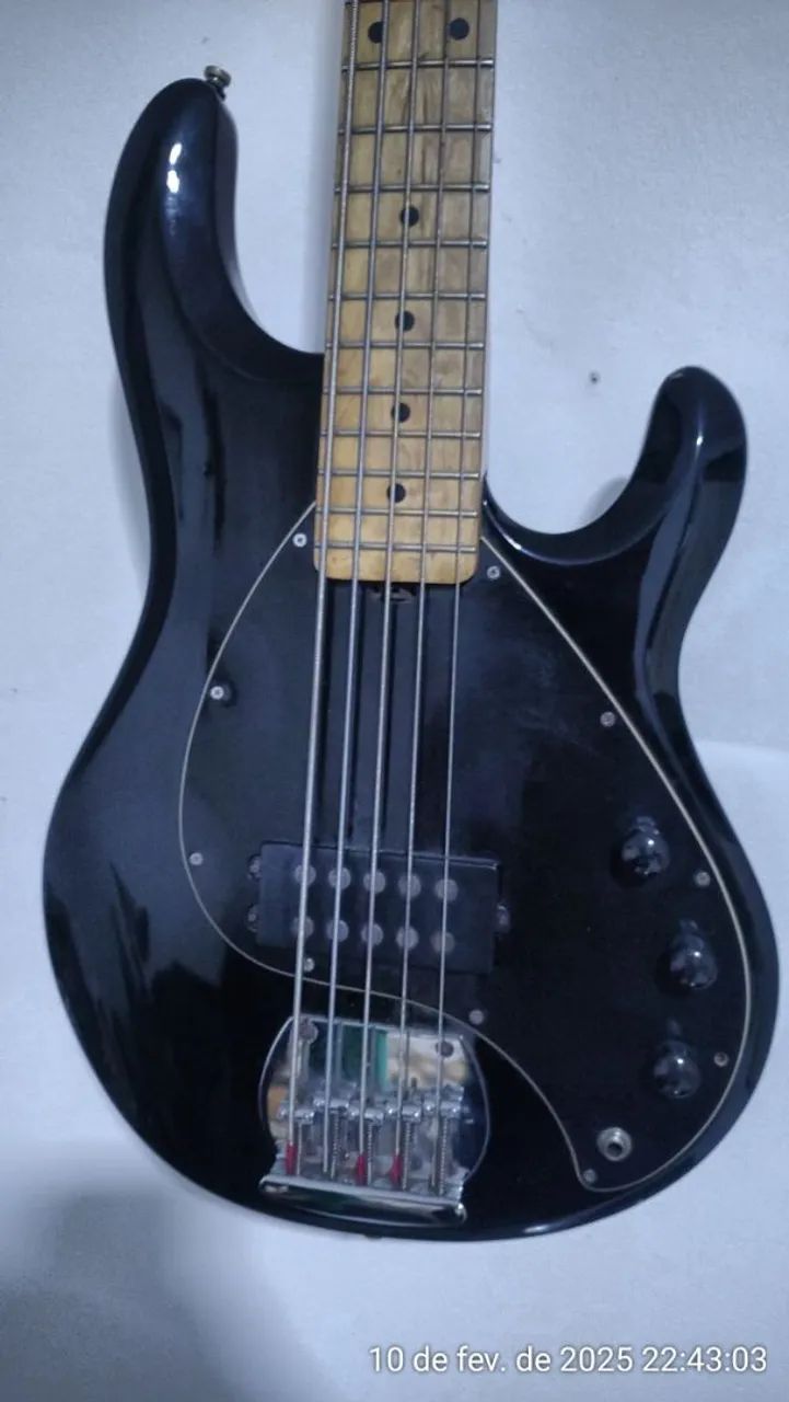 Baixo SUB Music Man sterling 5 cordas.