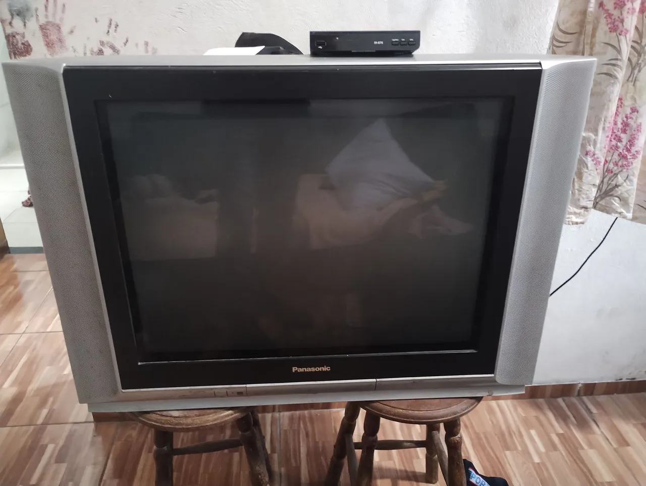 "tv de tubo" - TVs no Brasil