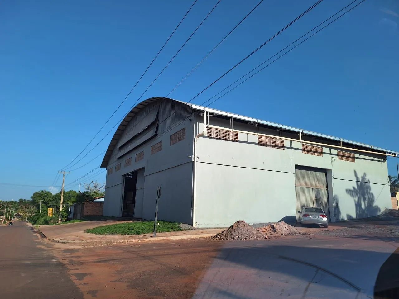 ALUGO GALPAO COMERCIAL 750m²