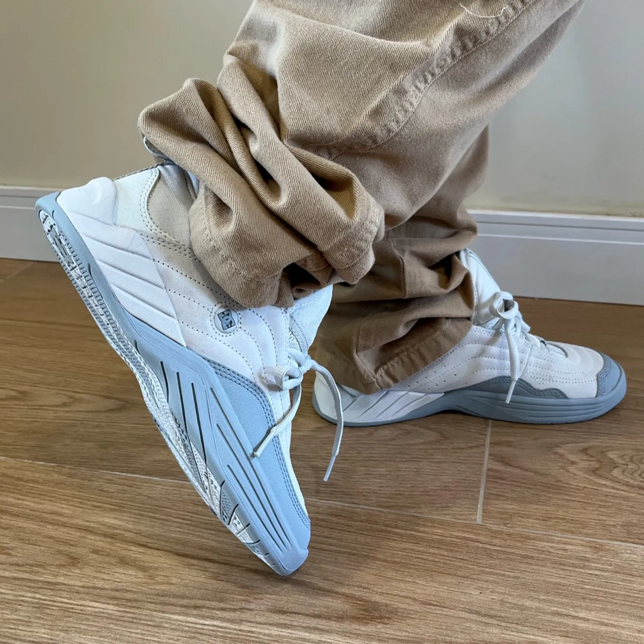 Tênis DC Shoes Cinza e Branco