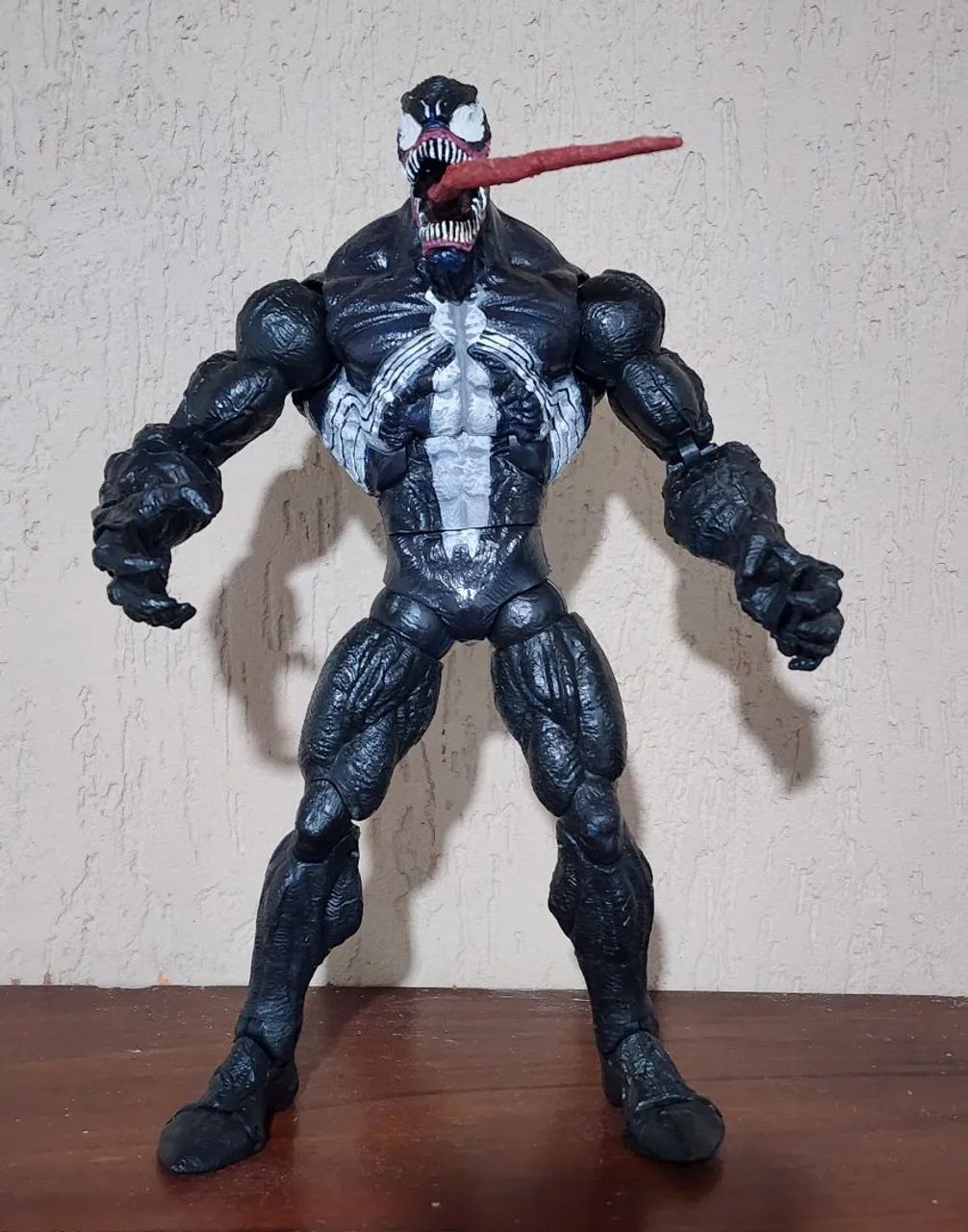 Figura Venom Marvel Legends Icons Séries 
