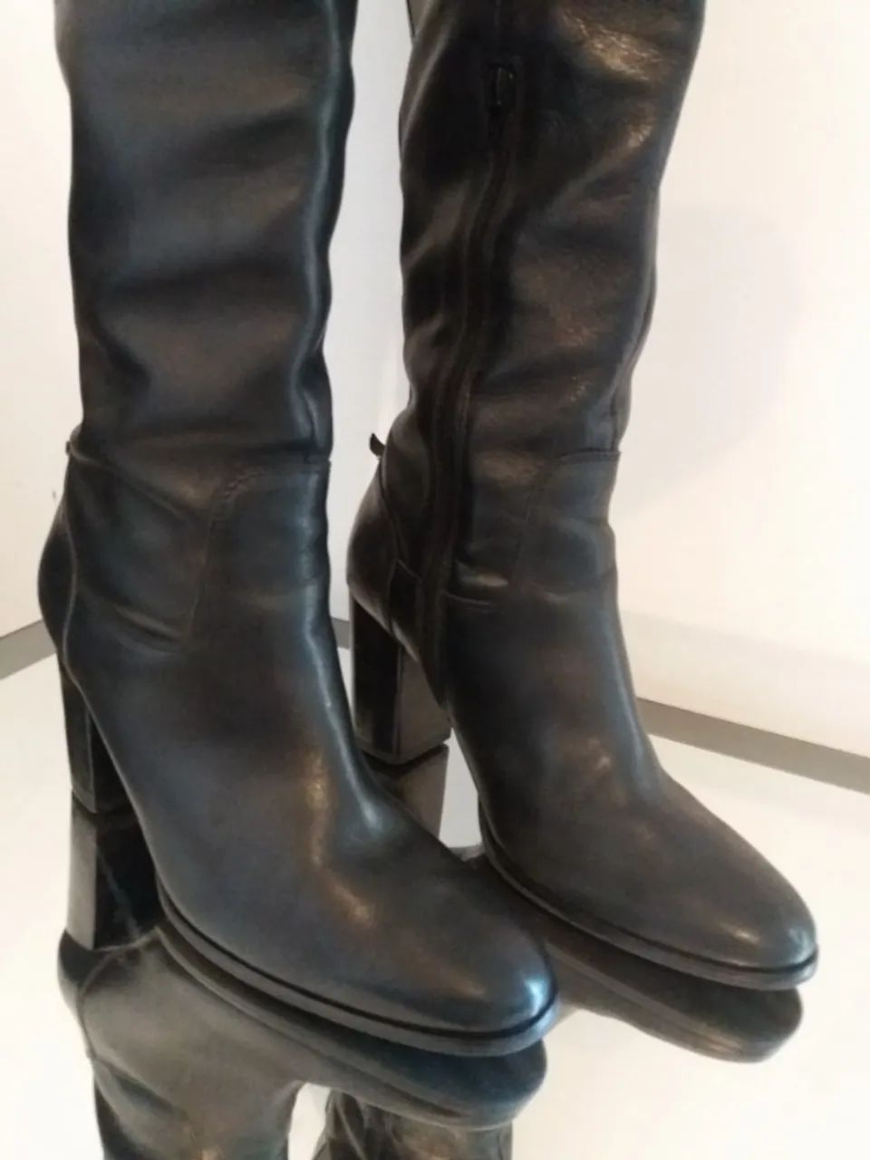 BOTA CORELLO DE CANO LONGO PRETA. LINDÍSSIMA. - Foto 2