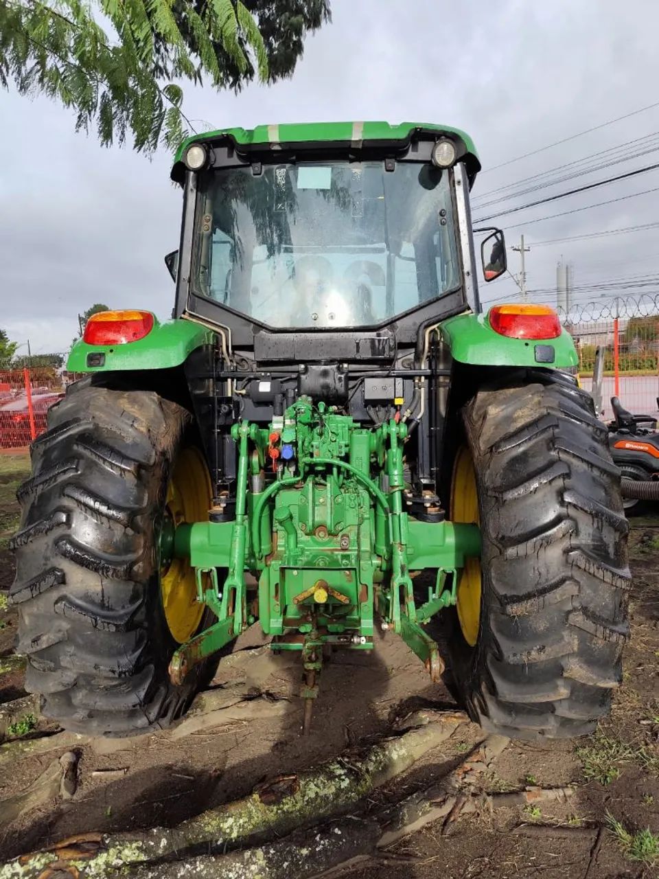 Trator John Deere 6.100j - Foto 3