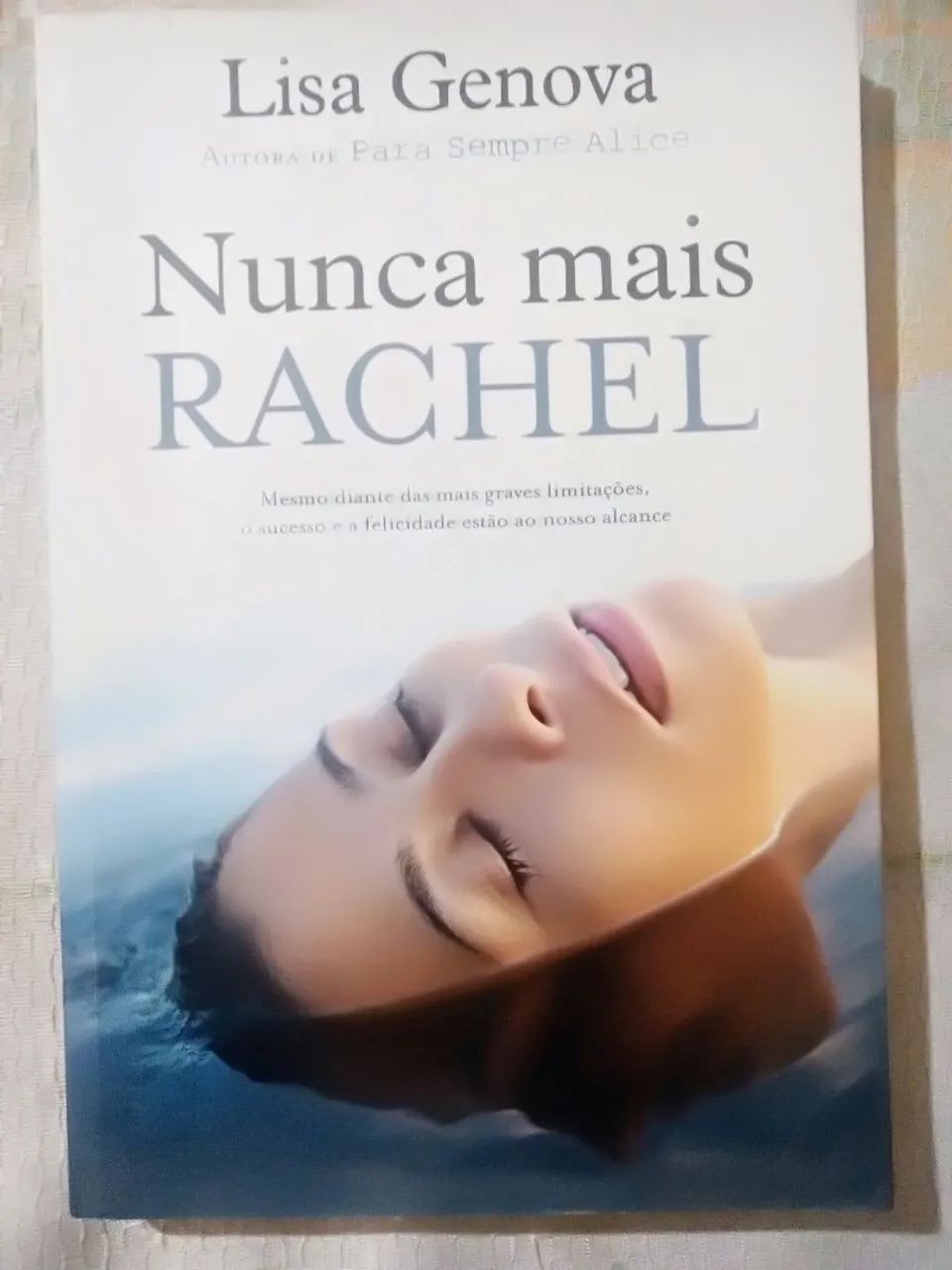 Vendo ou troco livro -Nunca Mais Rachel - Lisa Genova semi-novo