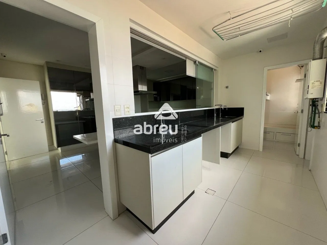 Luxuoso Apartamento à Venda em Petrópolis