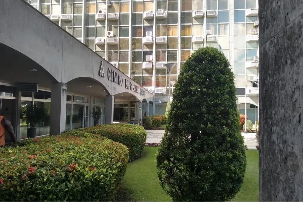 Conjunto Comercial 82 m2 para Alugar no Centro Empresarial Iguatemi em Salvador Nascente T