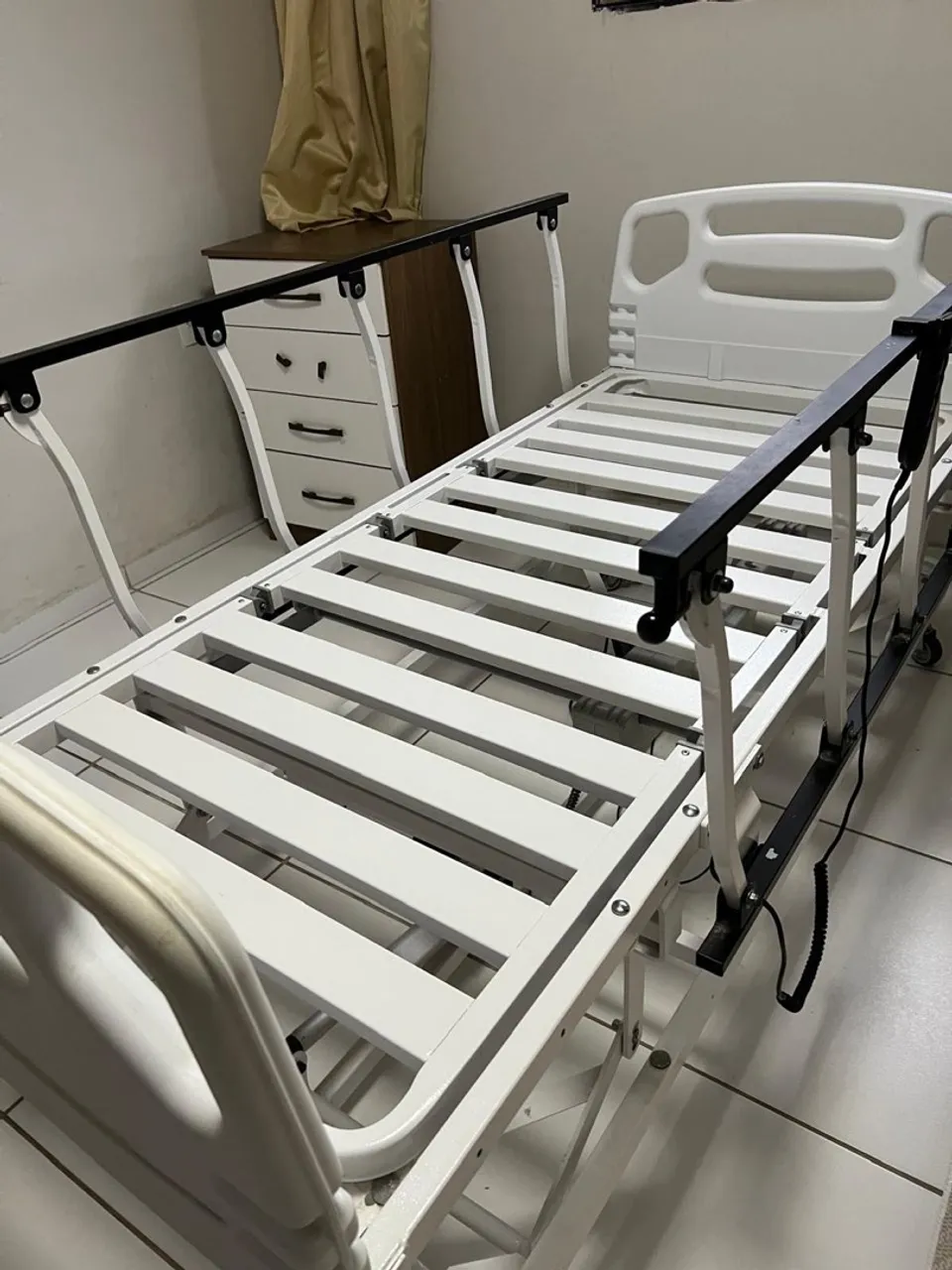 Cama hospitalar articulada