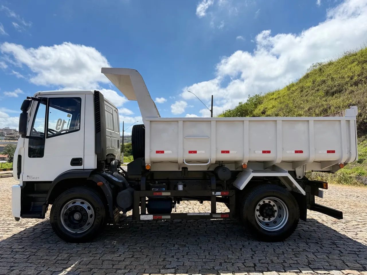 Iveco Tector 170E21 Caçamba - 2019 - Foto 7