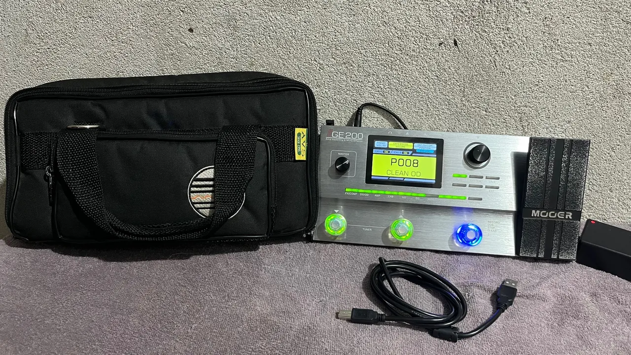 Mooer GE200 - Pedal Multi-Efeitos para Guitarra