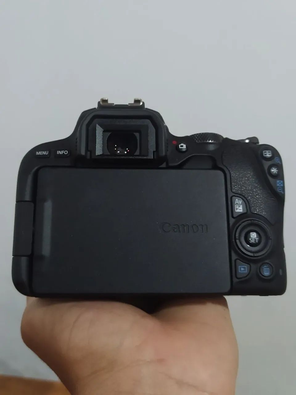 Canon SL2 + Lente 18-55mm (menos de Mil Cliques) Zerada - Foto 3