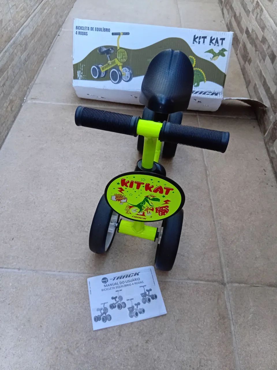 Bicicleta de Equilíbrio Verde Limão Kit Kat Track excelente estado de conservação s/ pedal - Foto 3