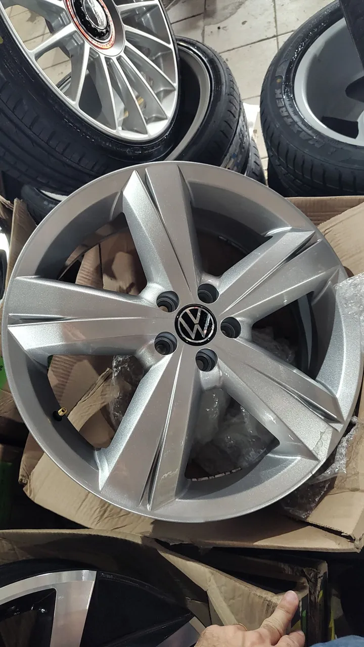 aro 18 fusca tsi 5x100<br><br>