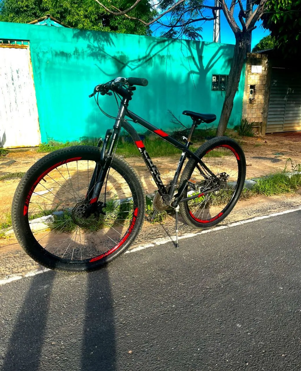 Bicicleta Aro 29 com Marchas - Perfeita para Trilhas e Passeios