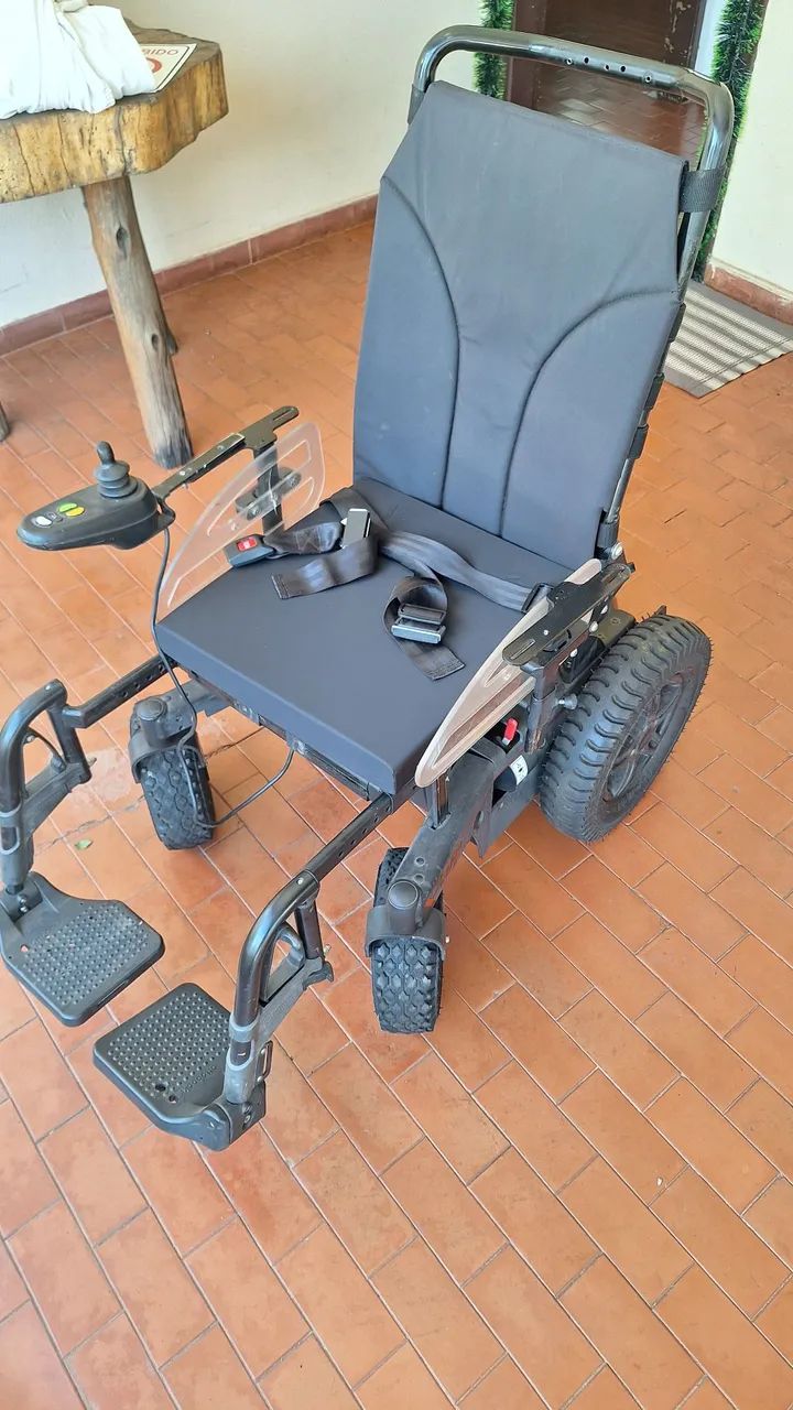 Cadeira de rodas Motorizada Ottobock B400
