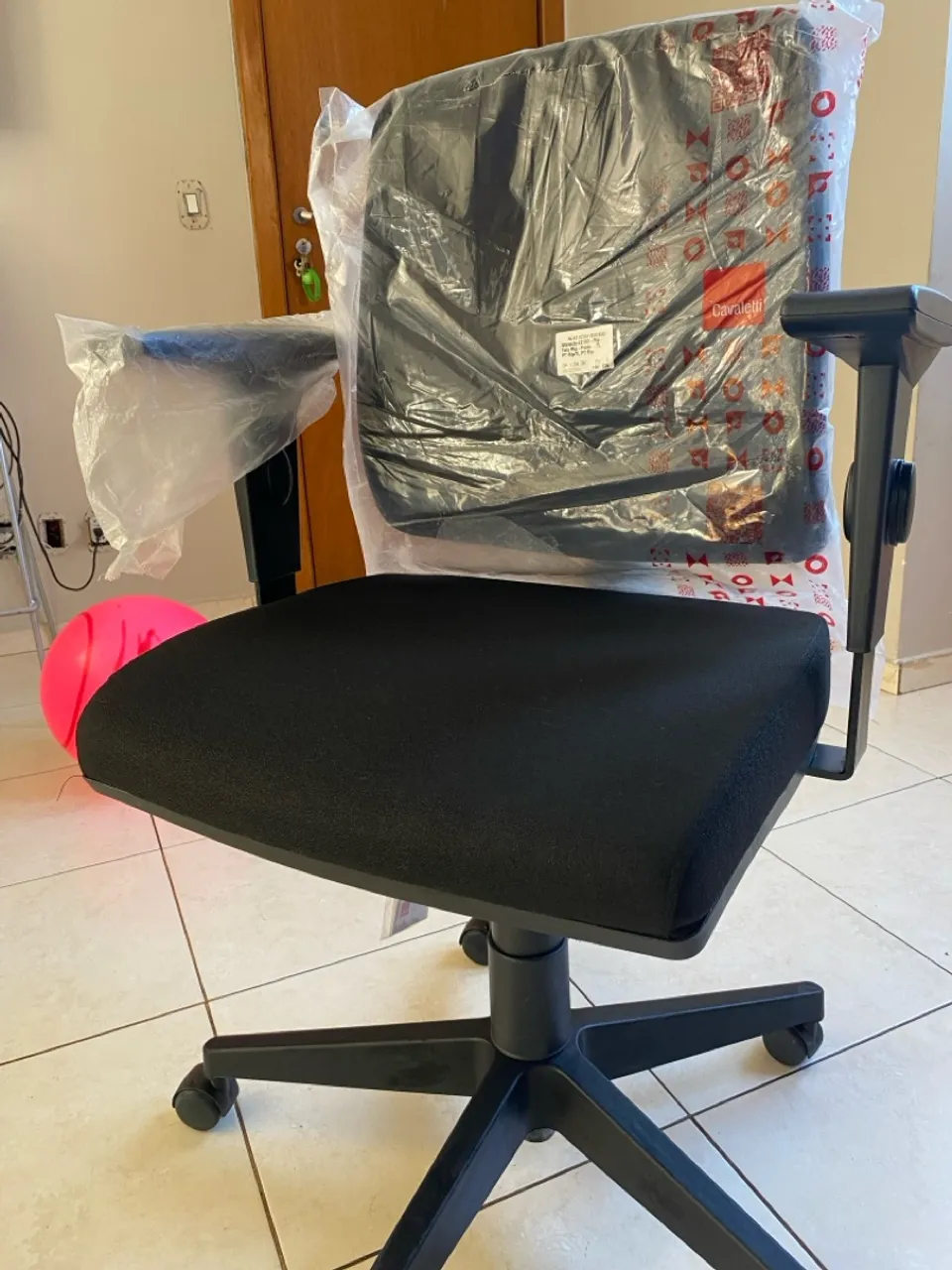 Super promoção! Cadeira de Escritório Cavaletti Nova