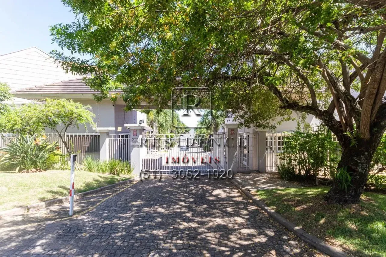 Casa em Condomínio de Luxo na Pedra Redonda, Porto Alegre-RS: 4 Quartos, Suite, 3 Salas, 3