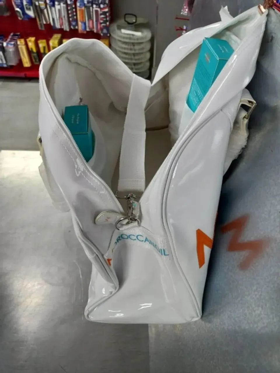 Bolsa Verniz Moroccanoil NOVA - Foto 4