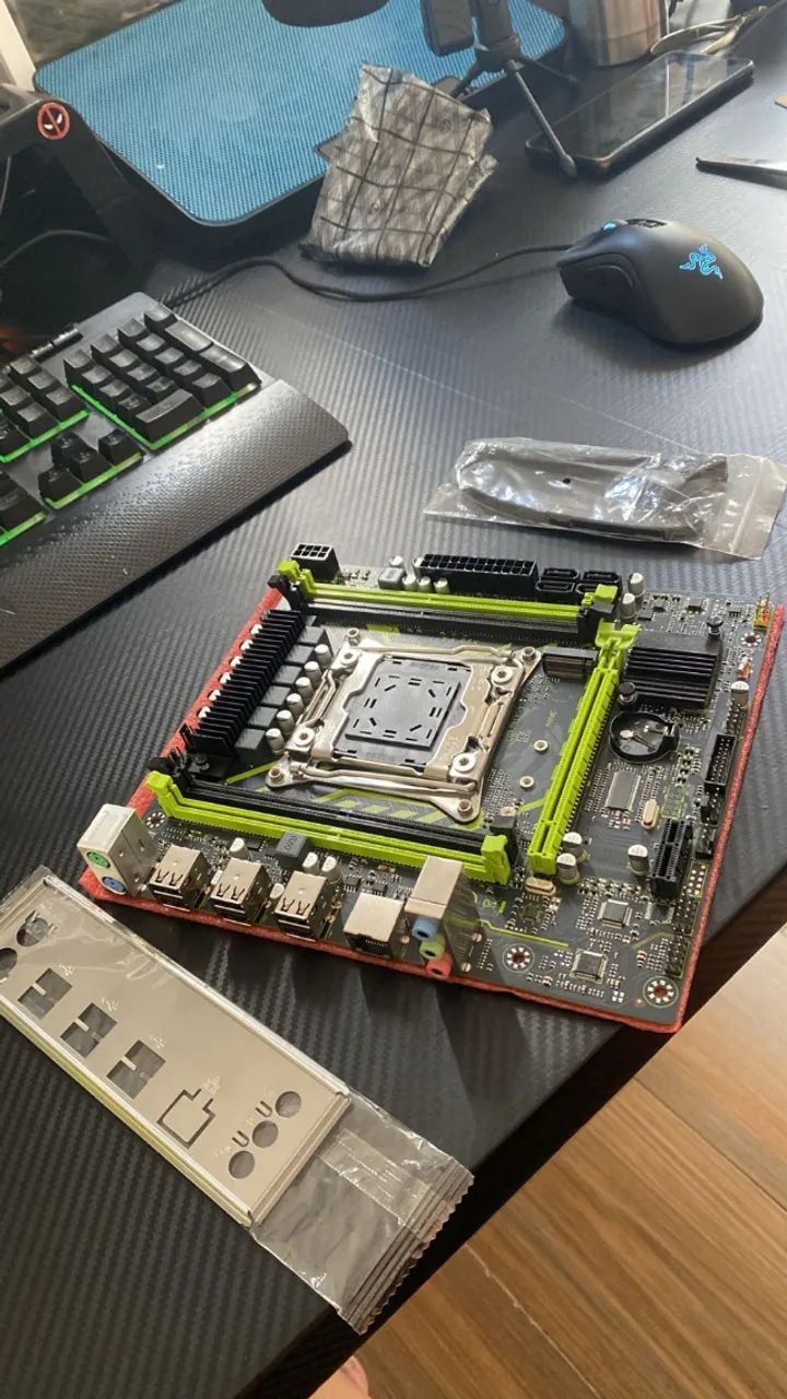 Placa mãe X99-8D4 ZSUS (NOVA C/ NF) Nunca foi usada