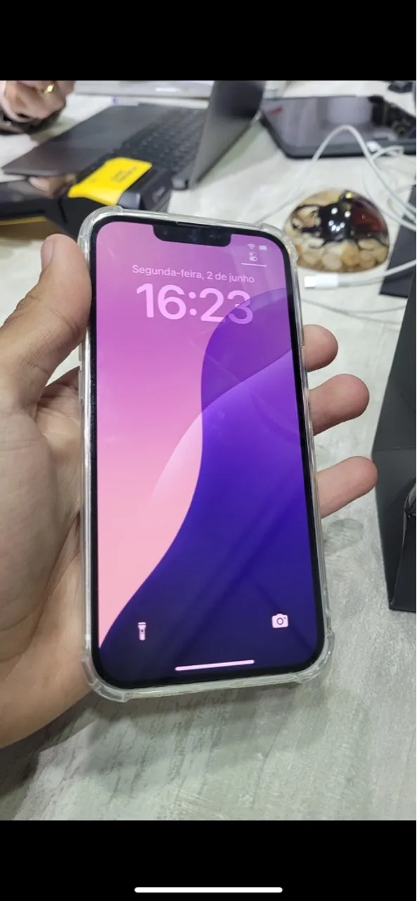iPhone 13 em perfeito estado
