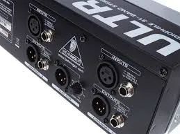Behringer FBQ3102 - Guitarra/Baixo/Voz