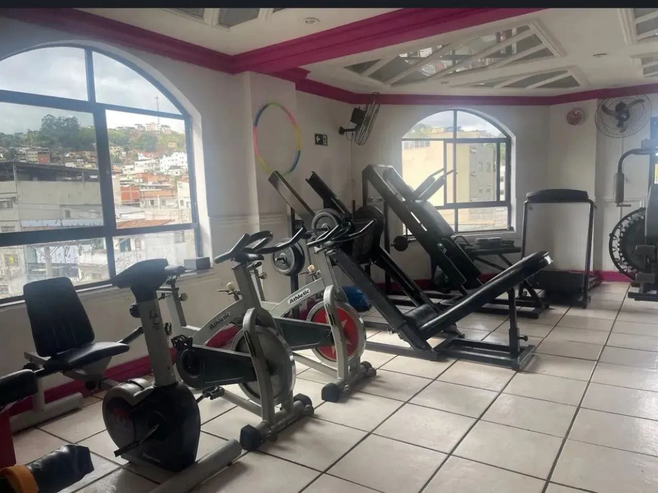 Equipamentos de academia completos ( VENDO OU PASSO PONTO COM TUDO MONTADO) - Foto 3