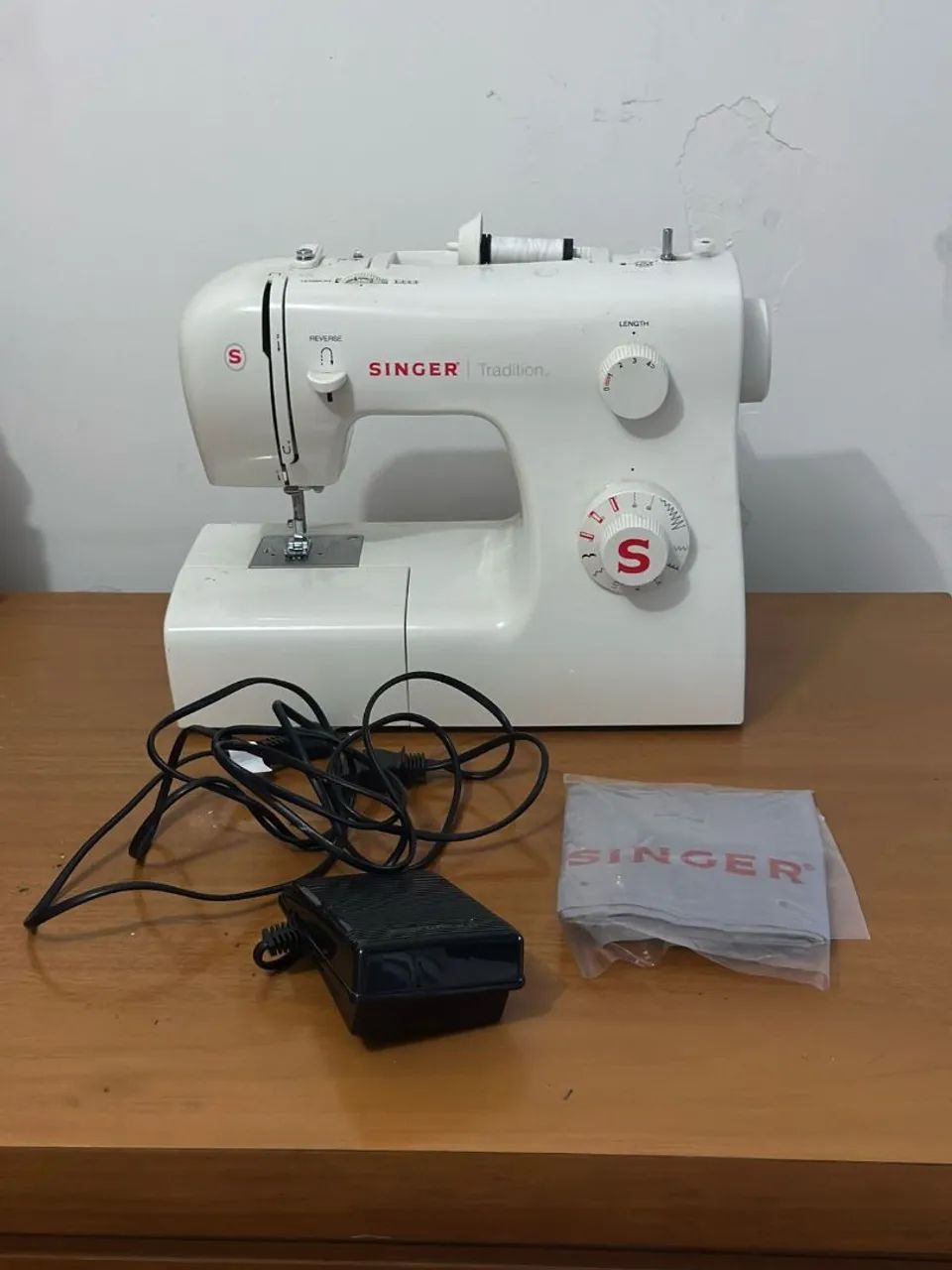 Máquina de Costura Singer Tradition