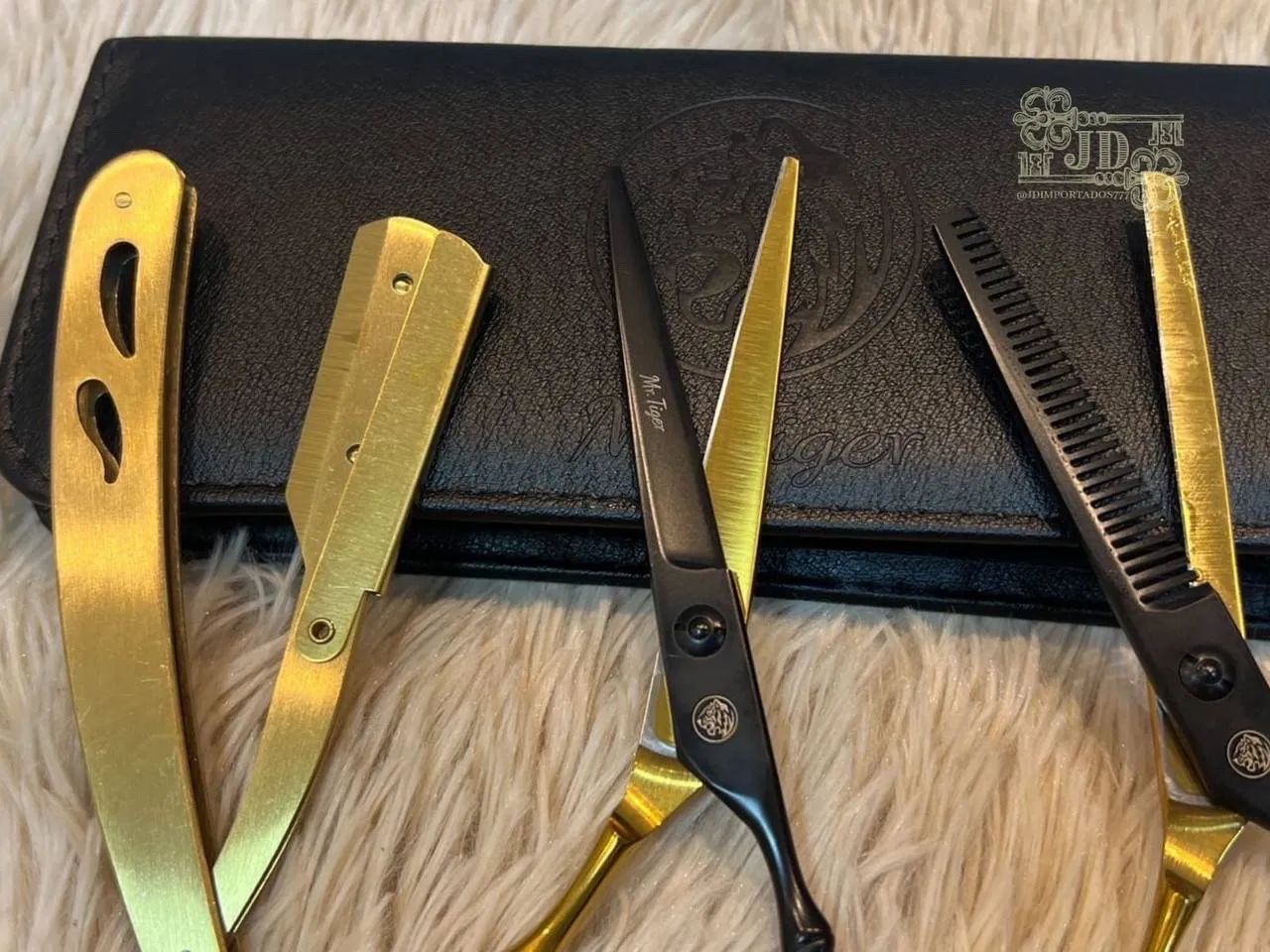  ? Kit Tesoura Japonesa 6.0? Barbeiro Profissional com Navalha e Pentes - Foto 4