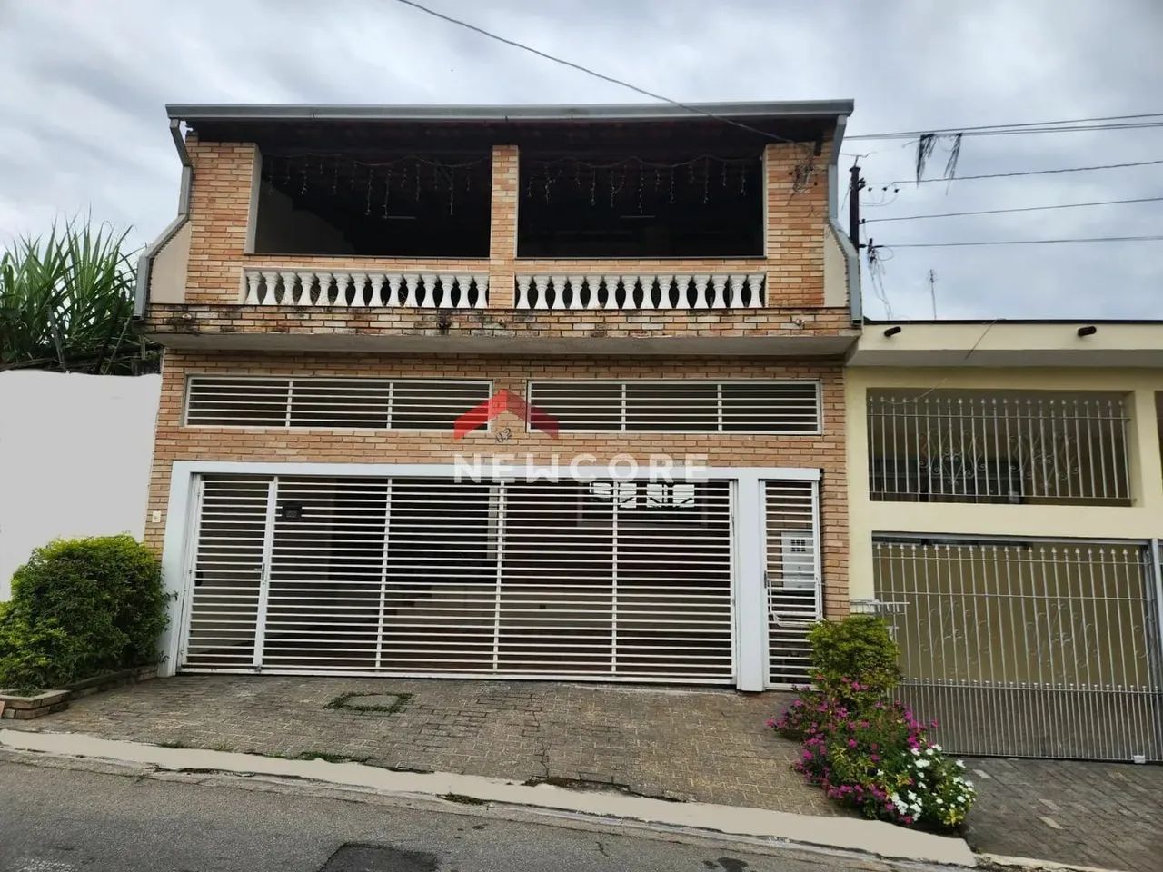 Sobrado em Avenida Gustavo Razzo - Quitaúna - Osasco/SP