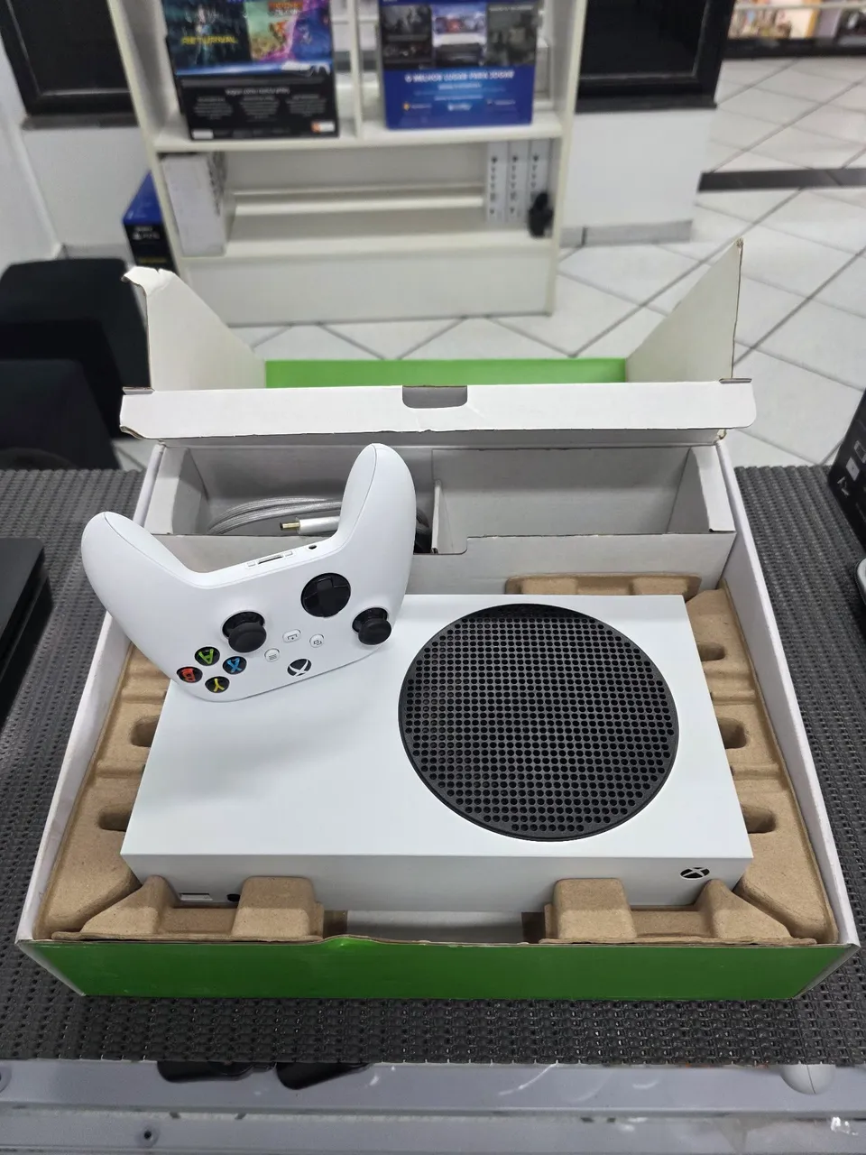 Xbox Series S - semi novo