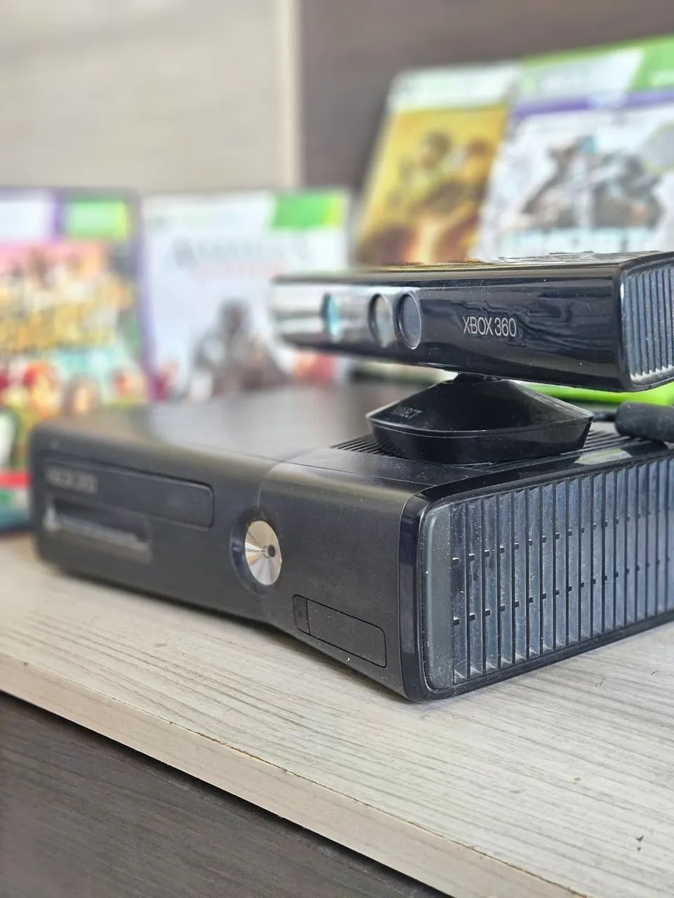 Xbox 360 + Jogos e Kinect (ACEITO CARTÃO)