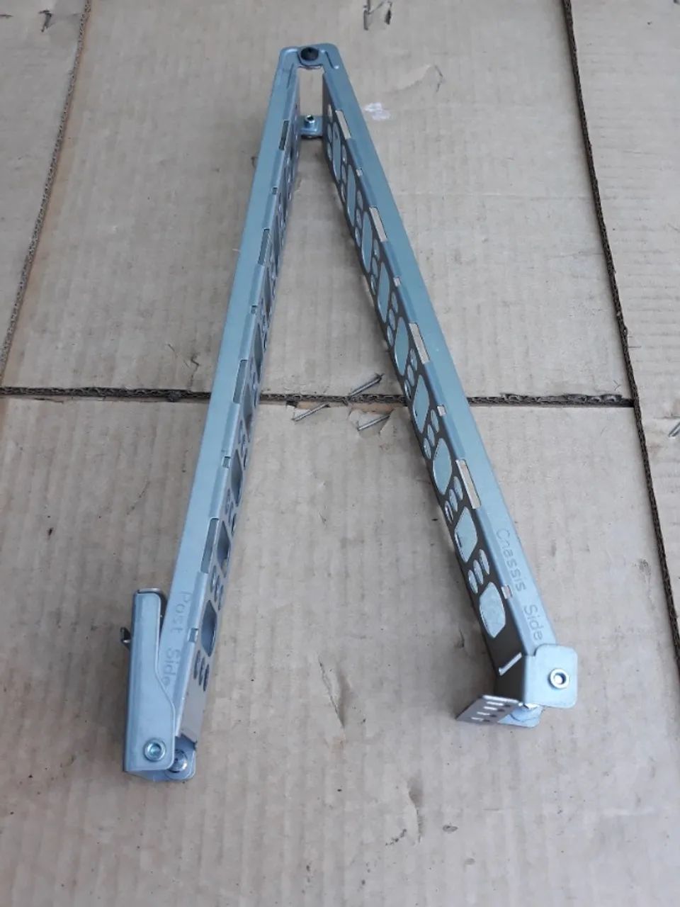 Braço de gerenciamento de cabos64307864694019121