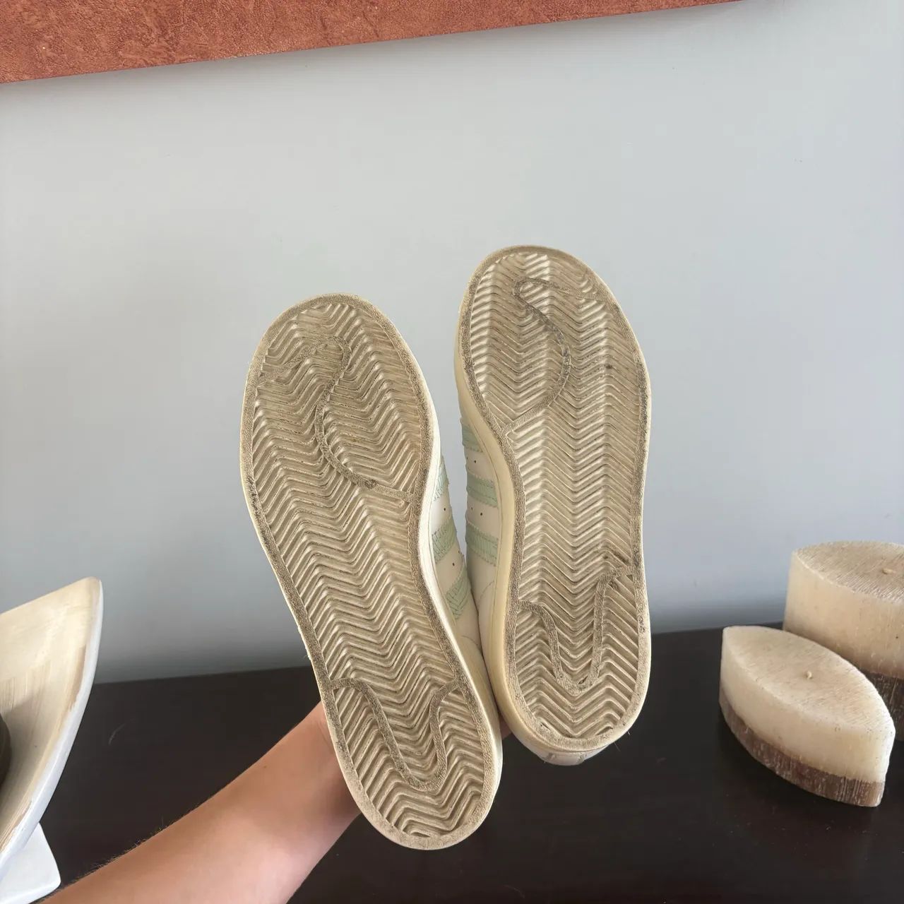 tênis superstar adidas verde e bege - Foto 2