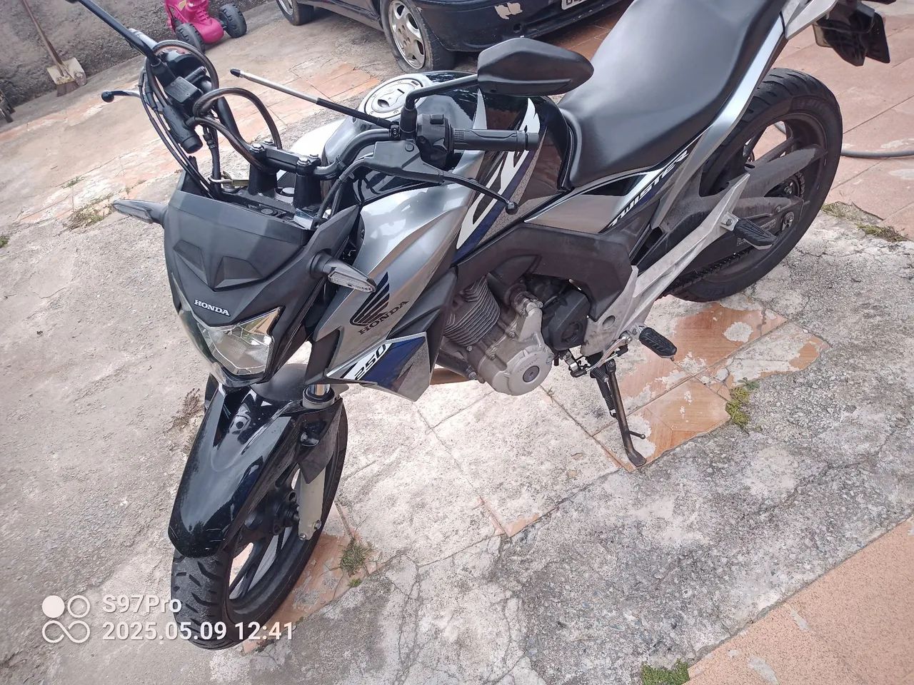 Vendo moto cb Twister 250cc2019 - Foto 2