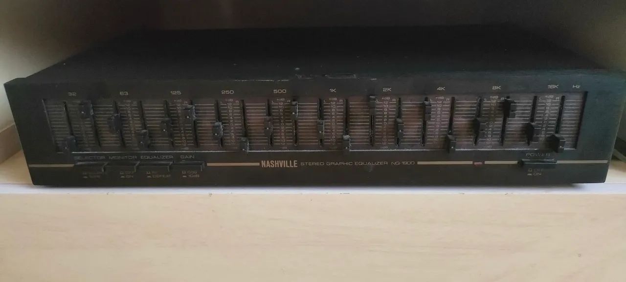 Equalizador Nashville NQ-1900 Bivolt - Equipamentos e Acessórios