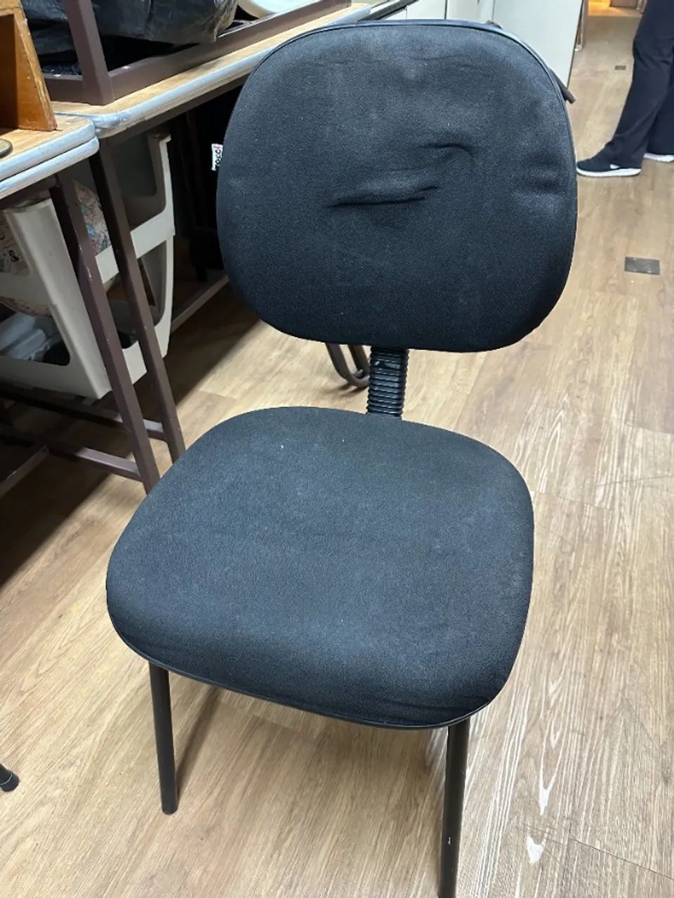 Cadeira Fixa Preta de Escritório