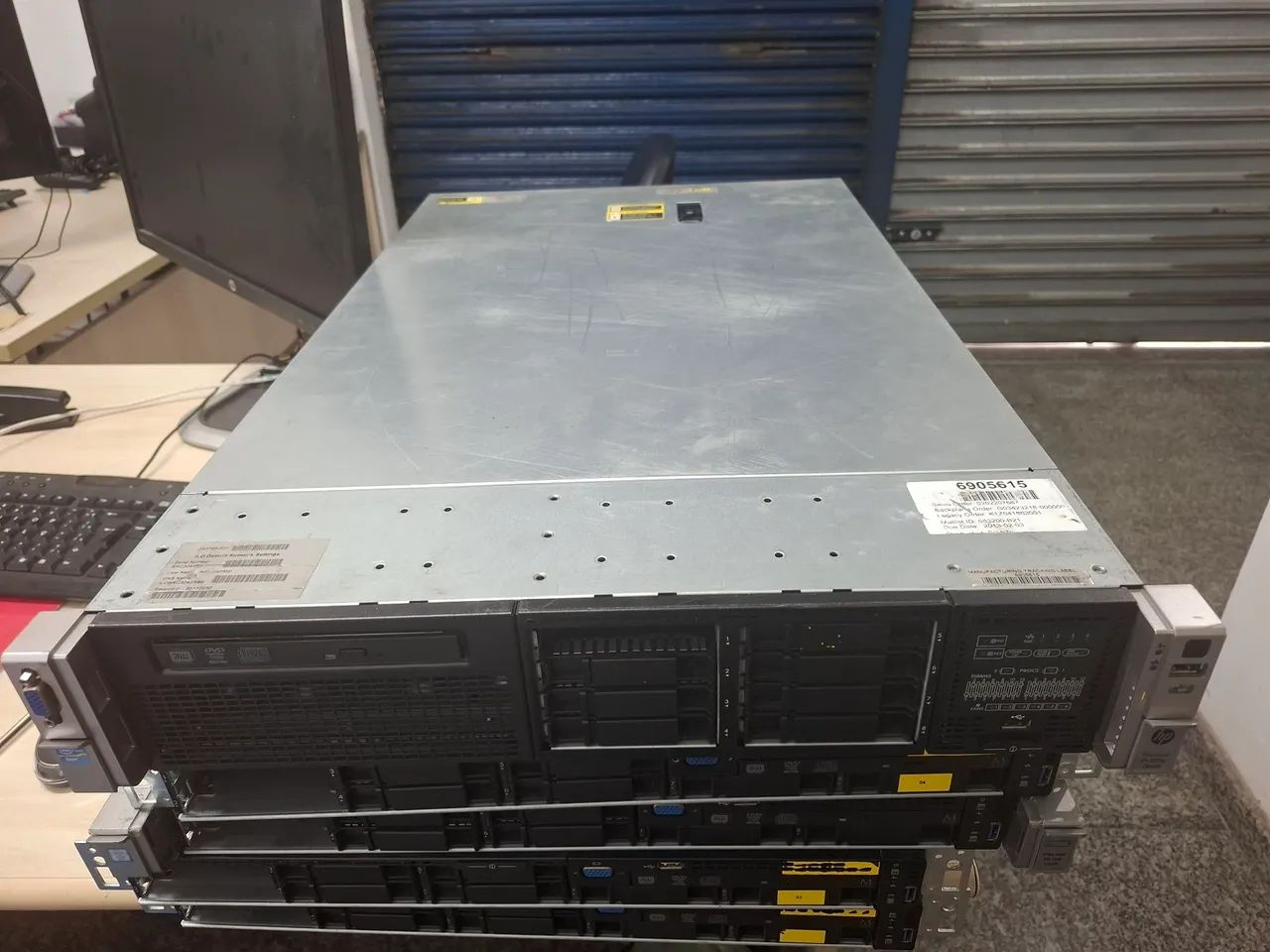 HPE DL380p Gen8, 2 Xeon Octacore, 64Gb RAM, 2 fontes. - Foto 2