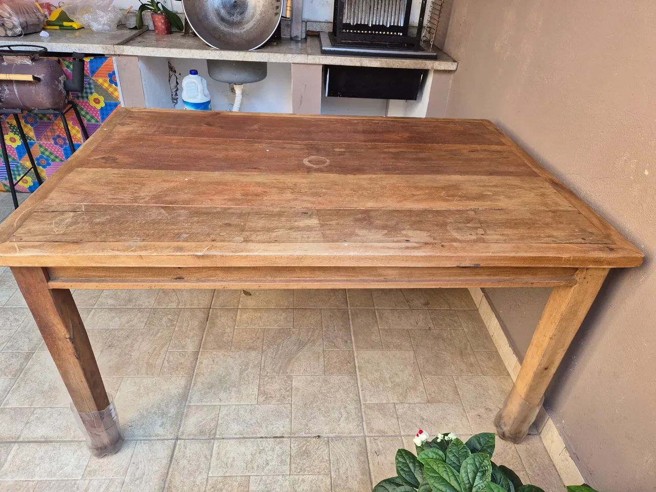 Mesa de madeira rústica 