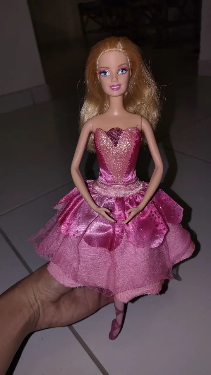 Boneca Barbie sapatilhas magicas