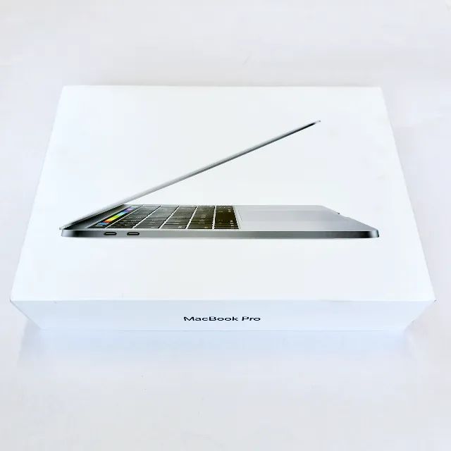 MacBook Pro / i7 / 1TB / 16GB / TouchBar